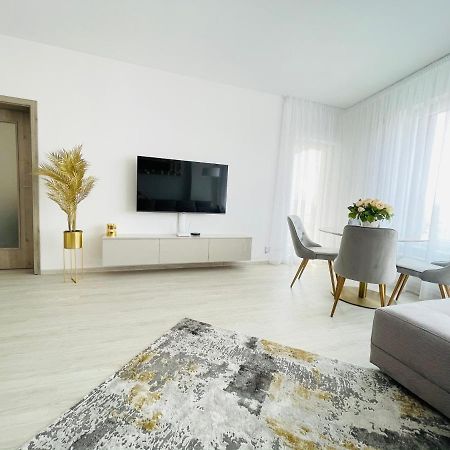 New Luxury City Centre Apartment With Panoramic View, Free Parking Bratislava Eksteriør bilde