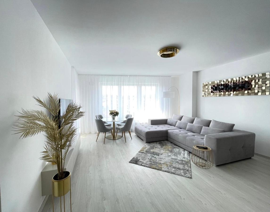 New Luxury City Centre Apartment With Panoramic View, Free Parking Bratislava Eksteriør bilde