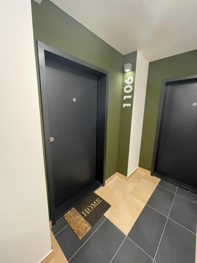 New Luxury City Centre Apartment With Panoramic View, Free Parking Bratislava Eksteriør bilde