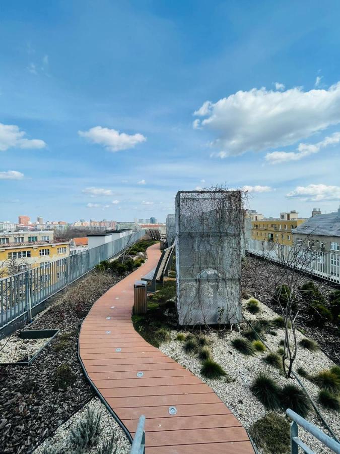 New Luxury City Centre Apartment With Panoramic View, Free Parking Bratislava Eksteriør bilde
